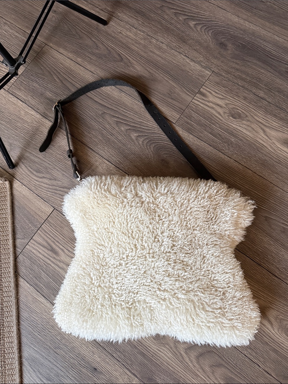 Genuine Sheepskin Shearling Crossbody Bag Oversized with a black Leather Strap - Picture 12 of 15